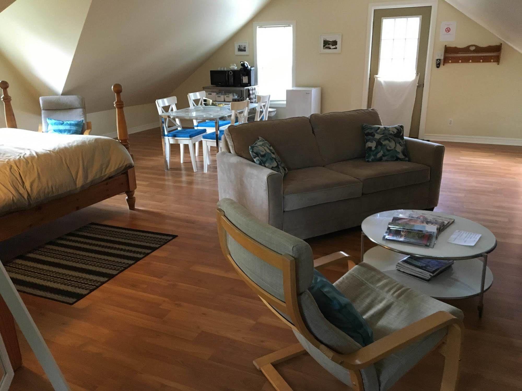 Merrickville Guest Suites Экстерьер фото